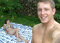 Tommy D Pounding Arizona Outside