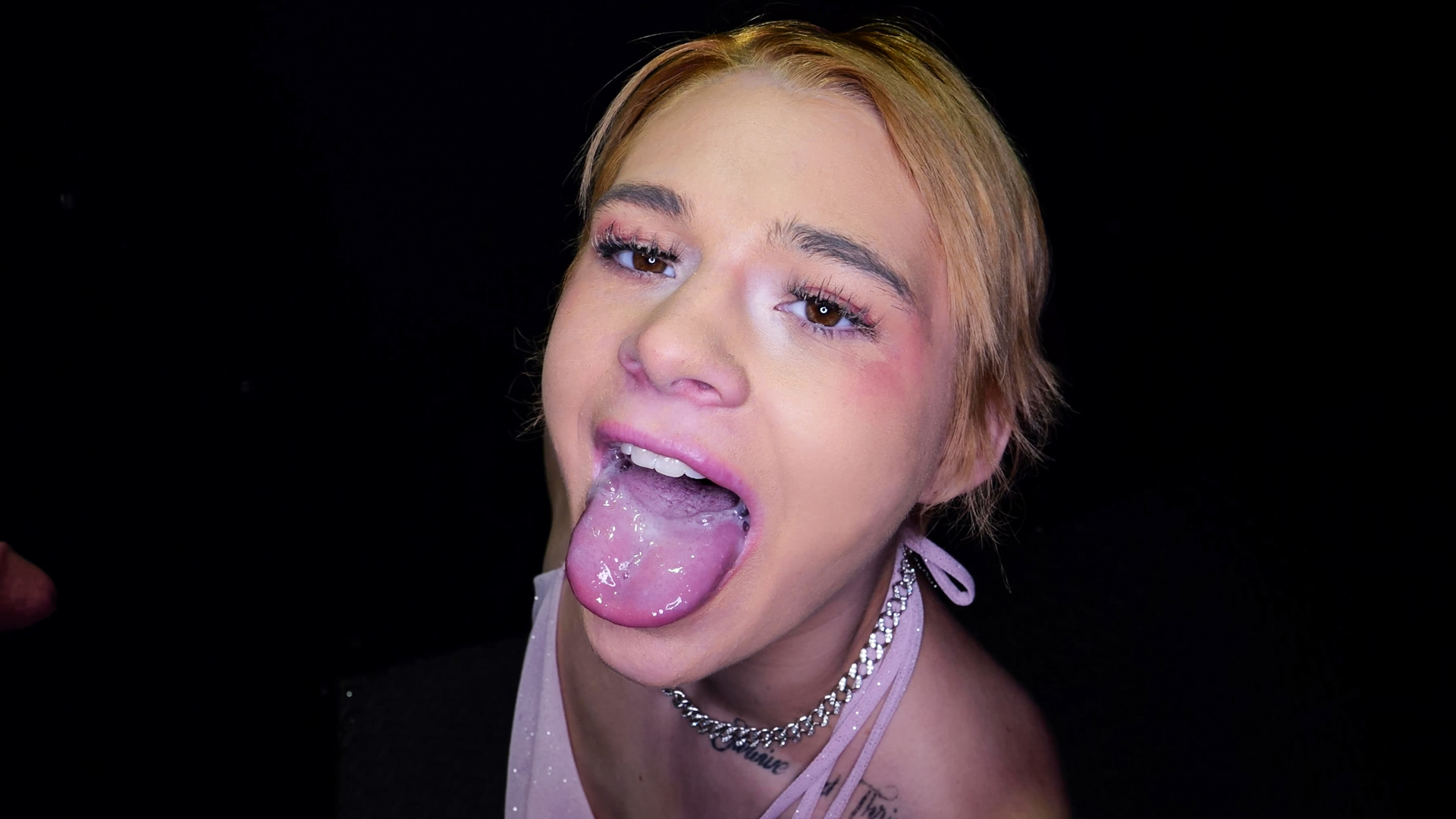 Chloe Knox's First Gloryhole