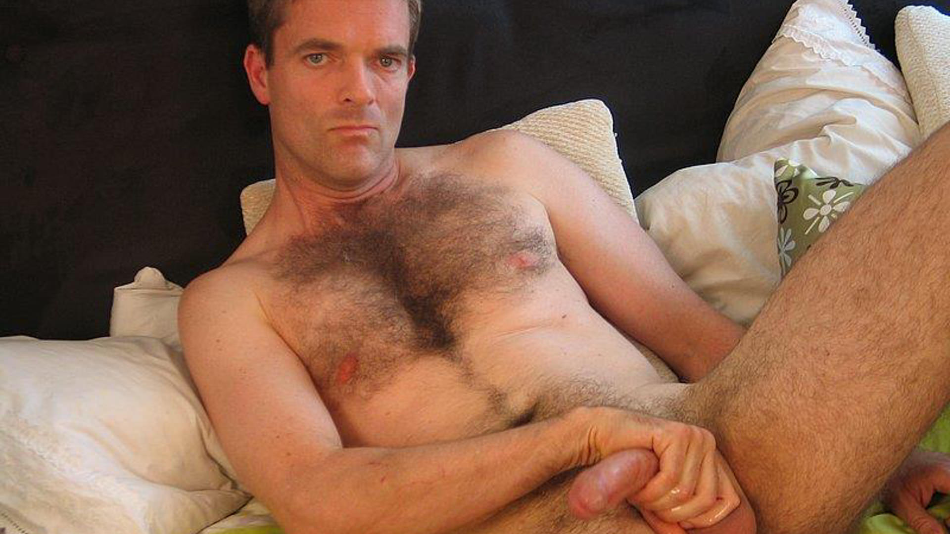 Hairy Stud Loren