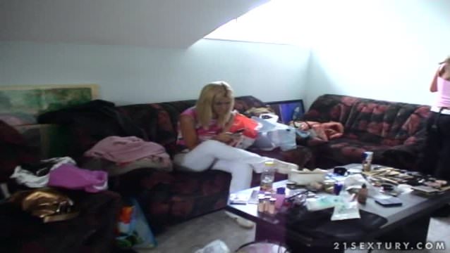 Backstage With Juditta And Sarah Twain