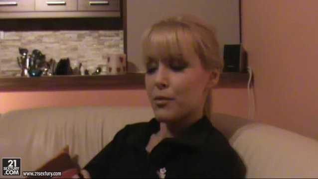 Backstage with Sophie Moone & Eve Angel