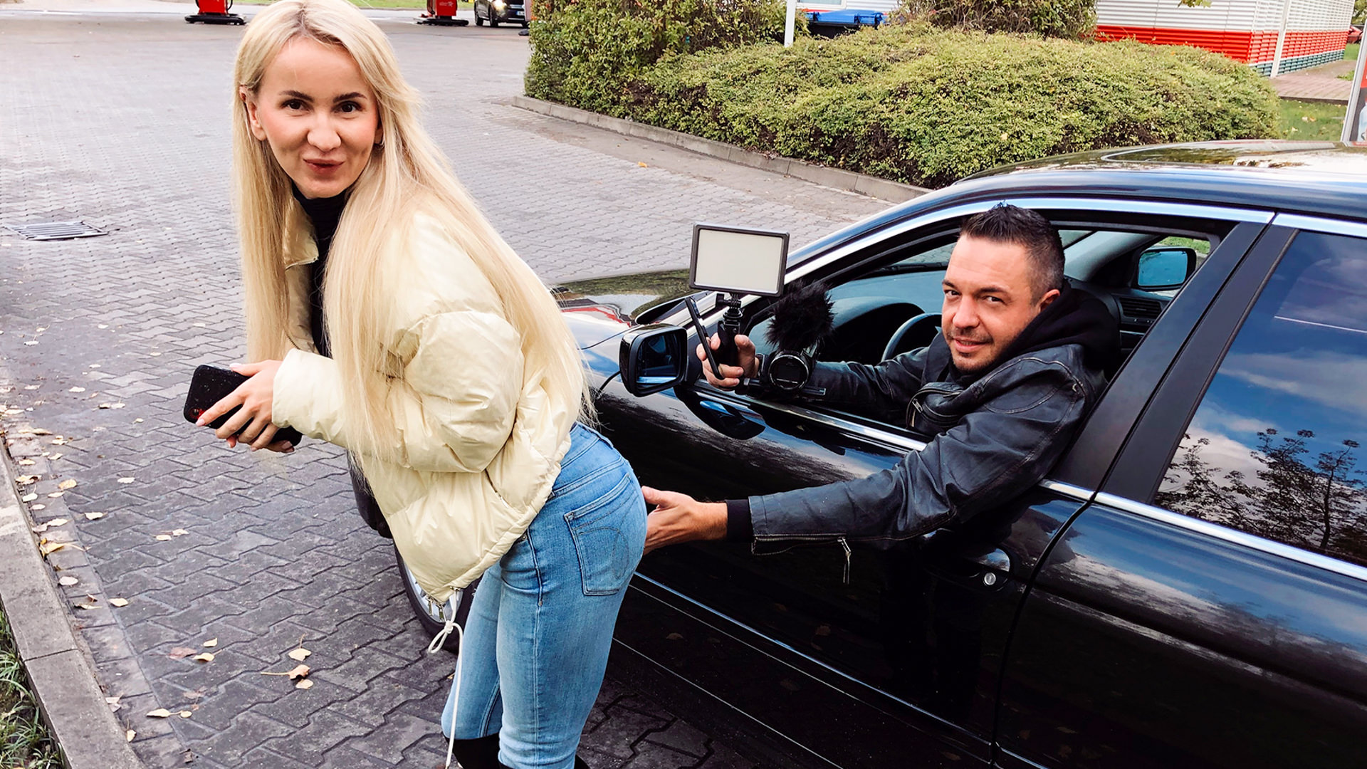 Petite Tania Swank Gives Great Head