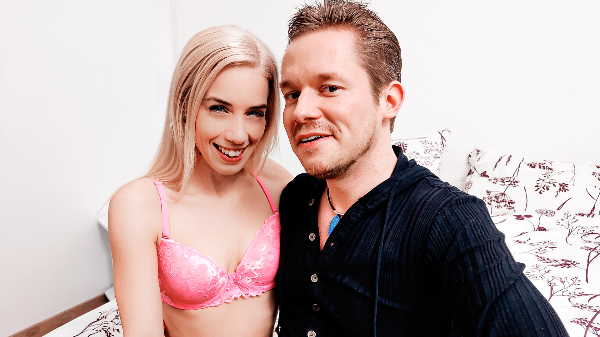Pink Lingerie and Pink Pussy: Nesty Seduces User Max
