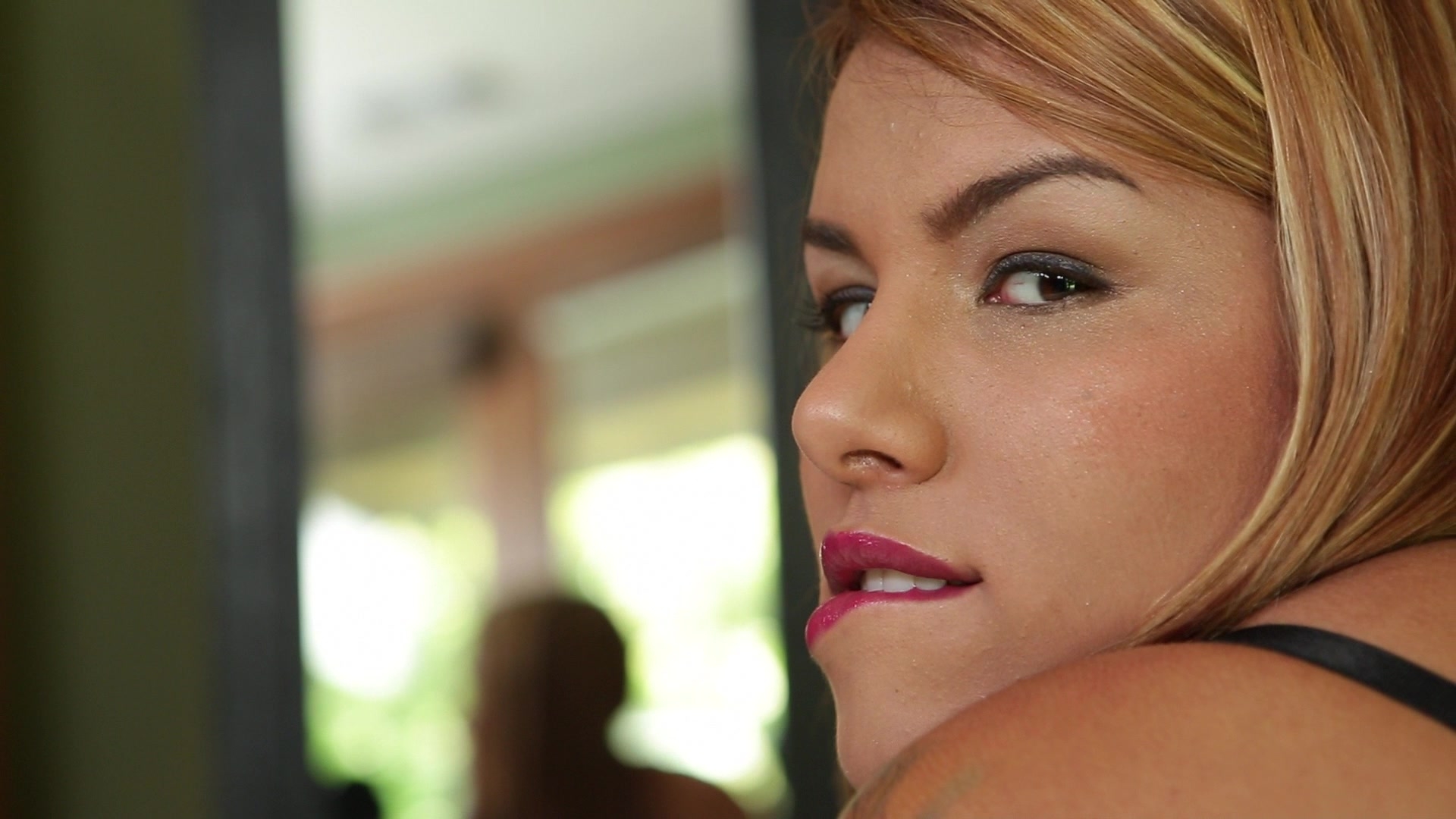 Anita Toro Gets a Mouthful
