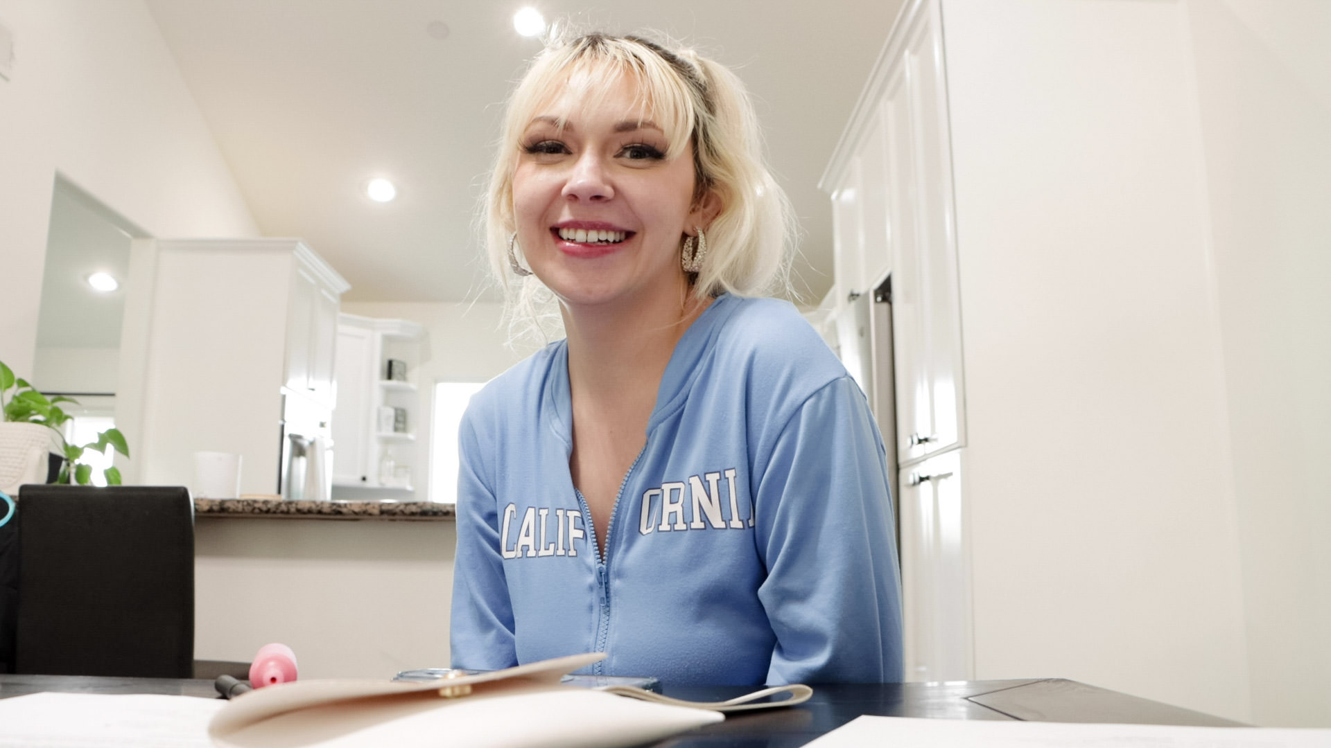 BTS-Ava Sinclaire: Anal Gaping + Squirt!